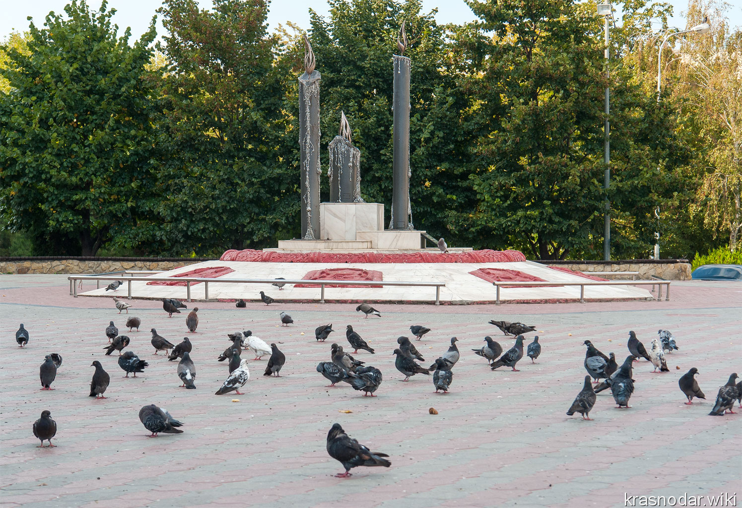 Анапа, Памятный знак 'Три свечи'