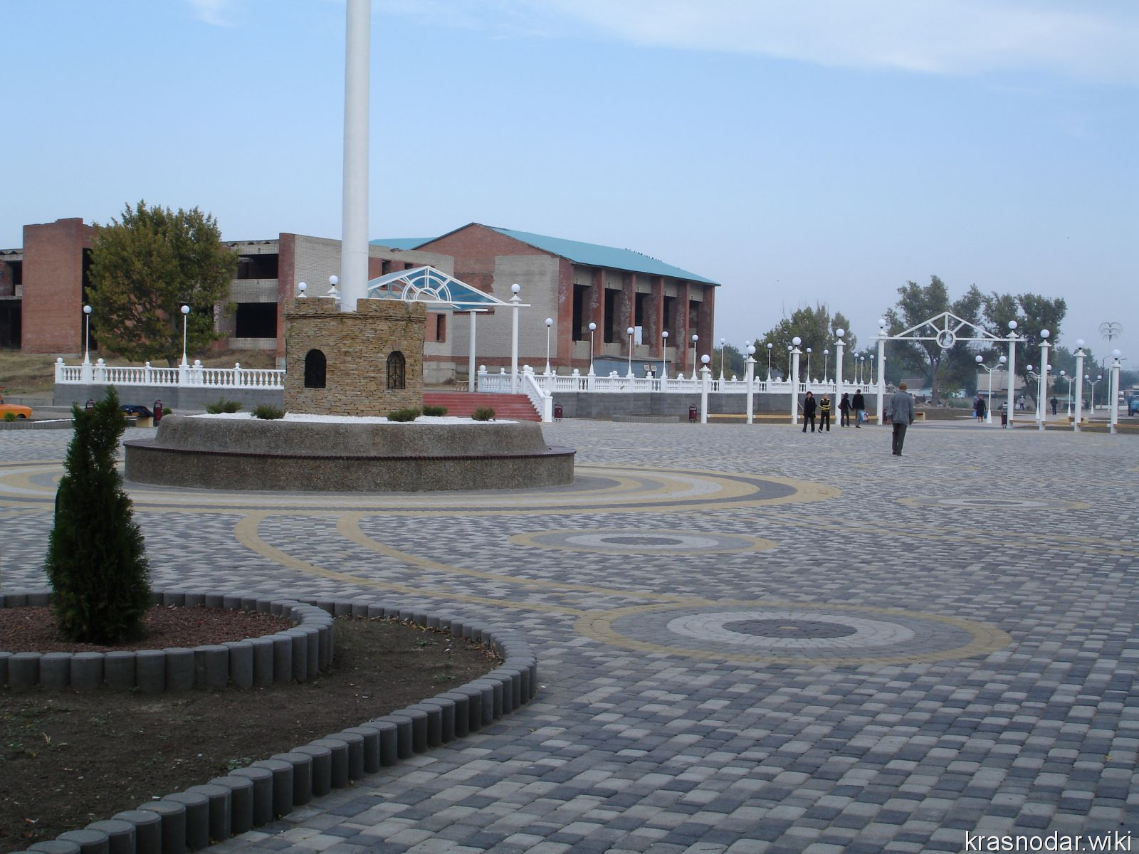 Белая глина, центральная площадь