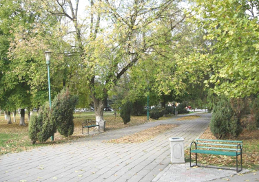 Ленинградская, центральный парк