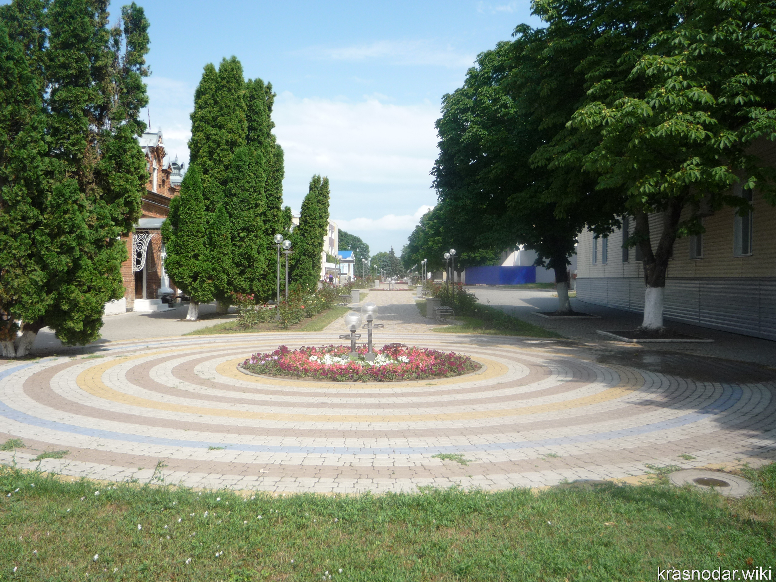 Ленинградская, центральный парк