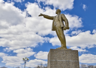 Выселки, памятник В.И. Ленину