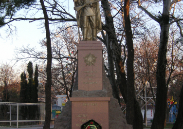 Геленджик, Памятник героям-победителям