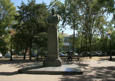 Ейск, Памятник Хрюкину, Современные, Достопримечательности