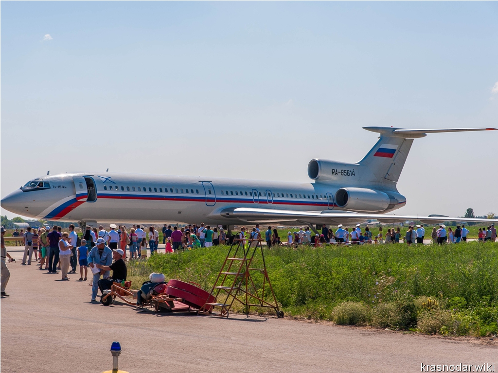 Ейск, Ту-154 RA85614 на авиашоу в Ейске
