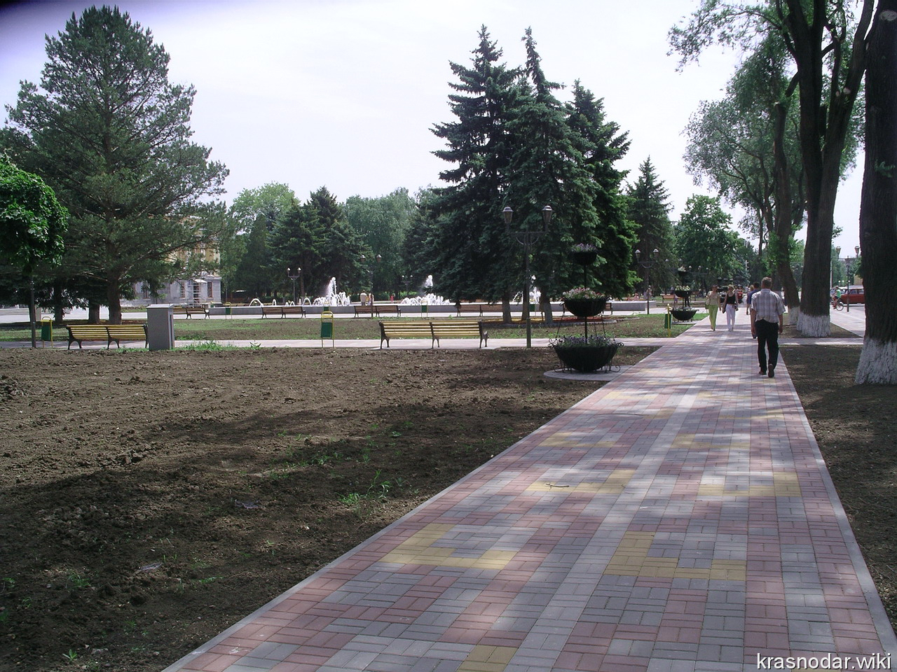 Тихорецк, Аллея парка
