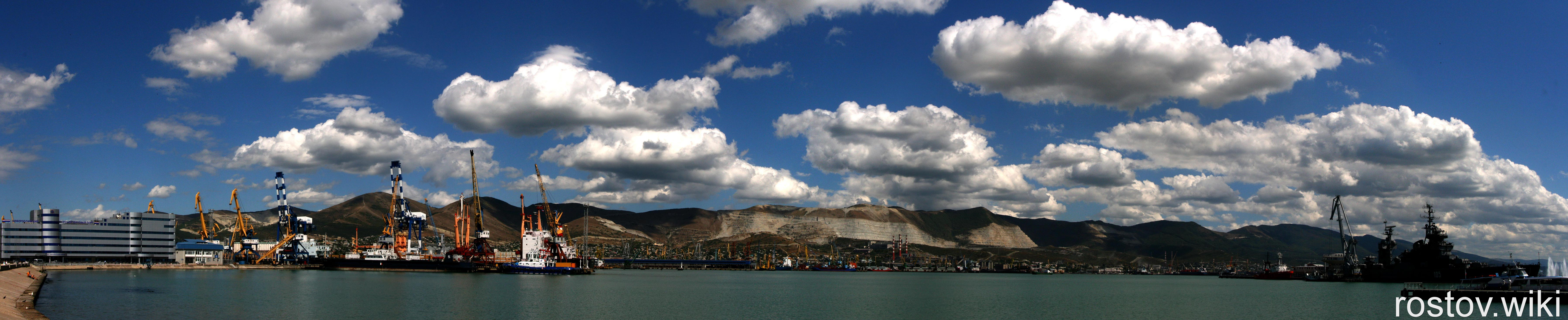 Новороссийск, Панорама порта, гор, и бухты