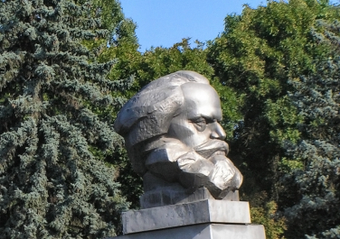 Памятник К. Марксу (на Ейском шоссе) (Краснодар)