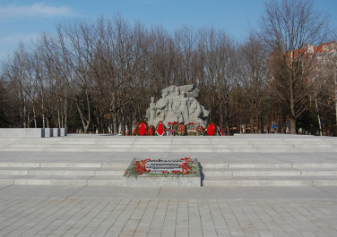 Памятник 13 тысячам краснодарцев-жертвам фашистского террора 