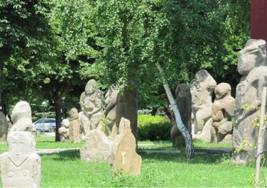 Памятник студентам, преподавателям и сотрудникам Университета, погибшим на фронтах Великой Отечественной войны (Краснодар)