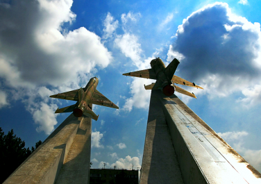 Памятник «Два самолета»