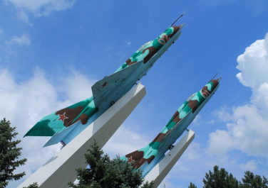 Памятник «Два самолета» (Краснодар)