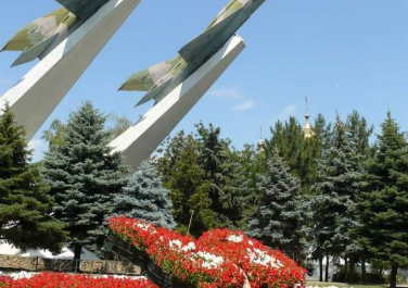 Памятник «Два самолета» (Краснодар)