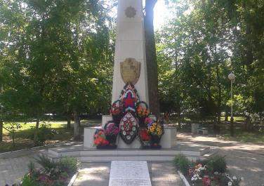 Памятник жителям станицы Пашковской, павшим в годы Великой Отечественной войны (Краснодар)