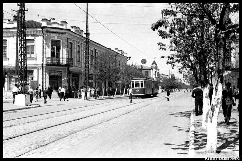 Краснодар, Красная улица - перекресток с Карасунской