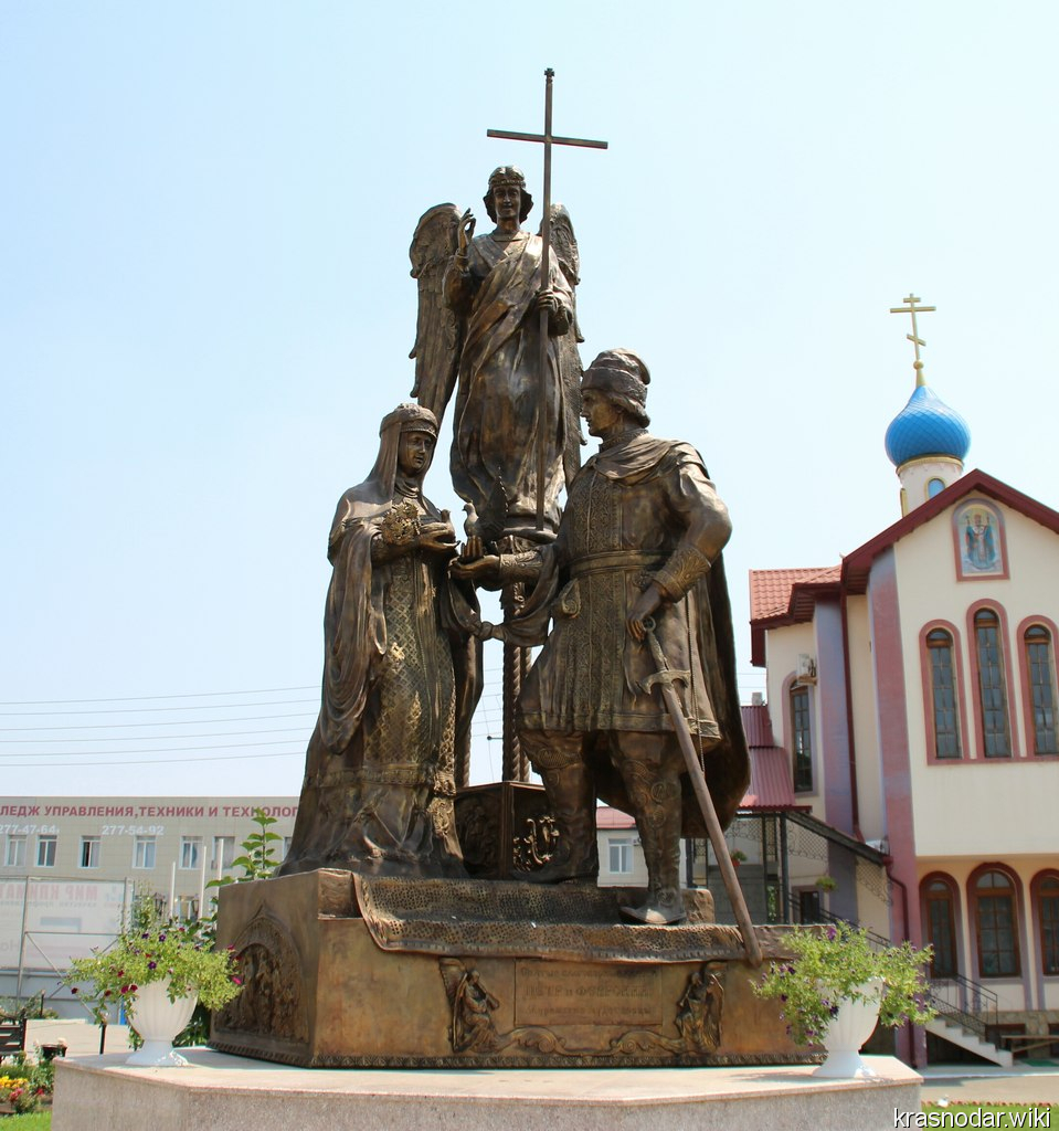 Краснодар, памятник Петру и Февронии