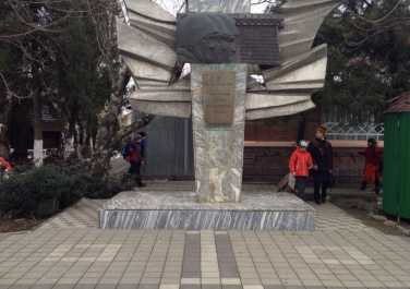 Славянск-на-кубани, Памятник «О семи героях»