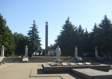 Староминская, Памятник Павшим односельчанам