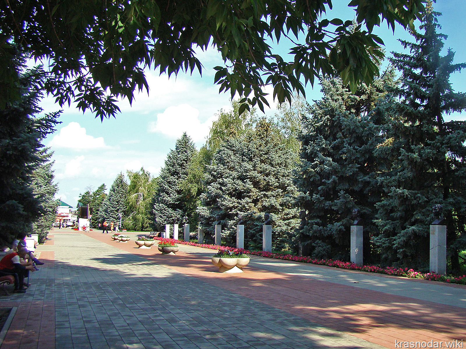 Тимашёвск, аллея Героев