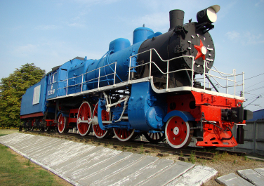 Тимашёвск, Памятник 'Голубой локомотив Су 215-50'